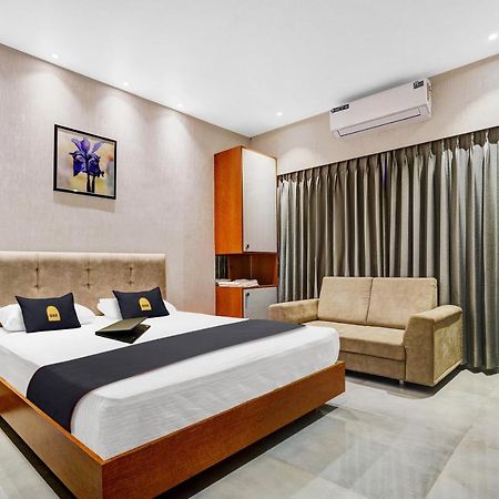 Townhouse Oak Hotel Vaibhav Surat Luaran gambar