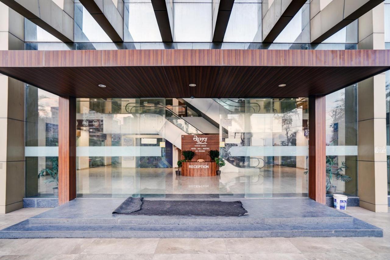 Townhouse Oak Hotel Vaibhav Surat Luaran gambar