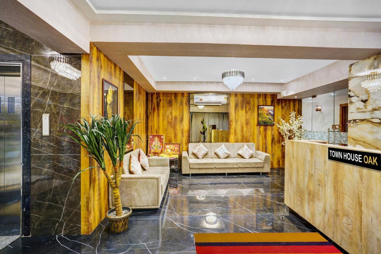 Townhouse Oak Hotel Vaibhav Surat Luaran gambar