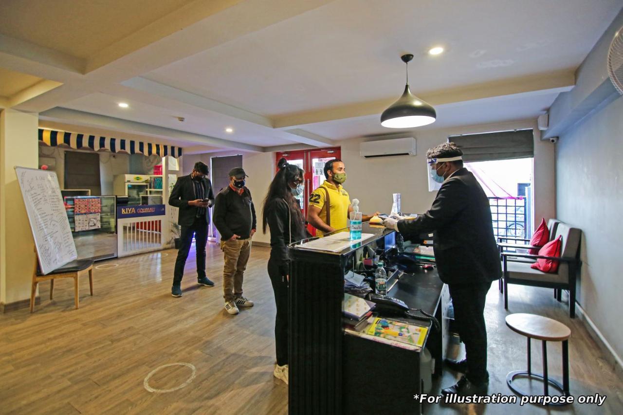 Townhouse Oak Hotel Vaibhav Surat Luaran gambar